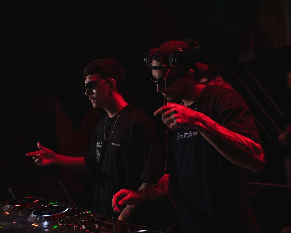 OWNERS tocando