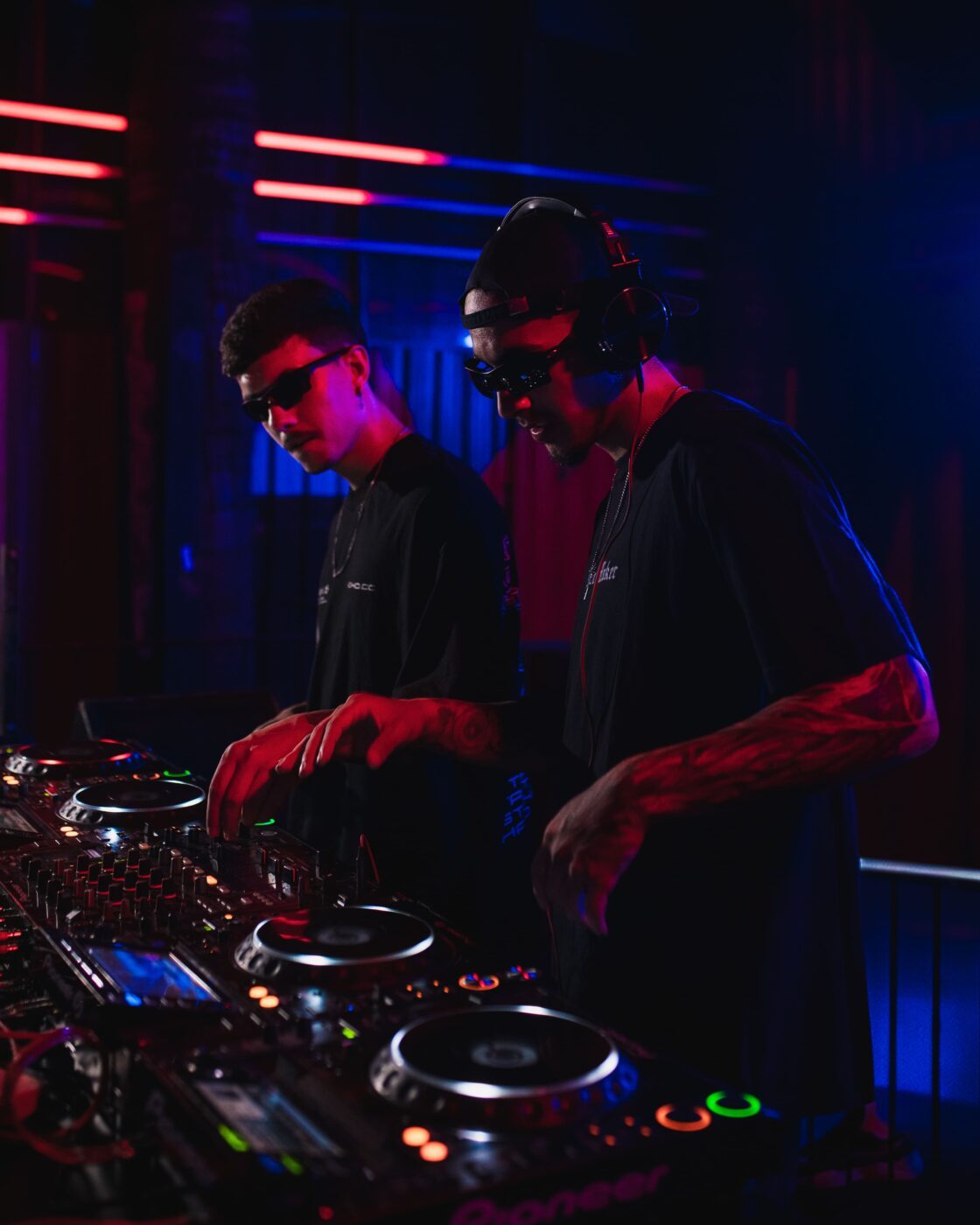 OWNERS tocando
